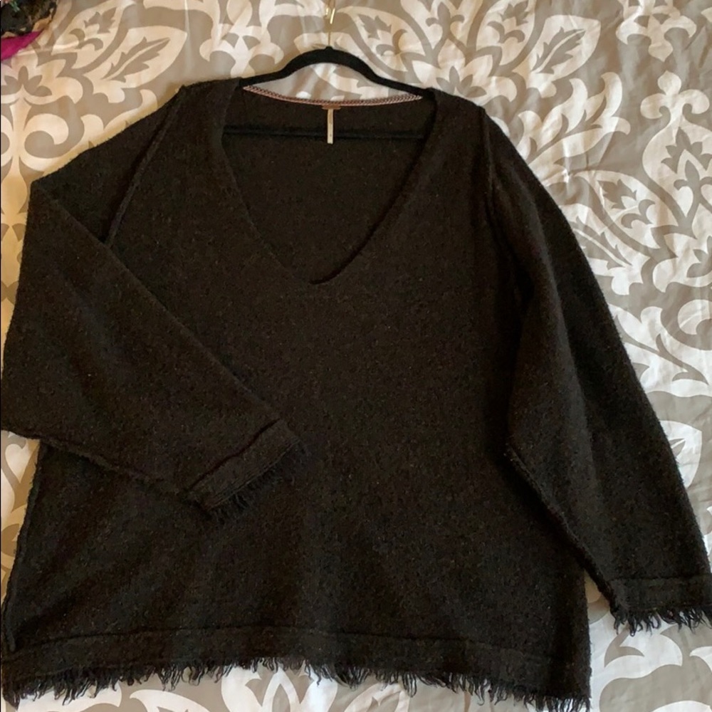 FREE PEOPLE BLACK SWEATER IN LARGE